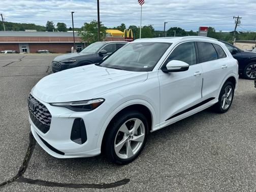 2025 Audi Q5 Premium Plus
