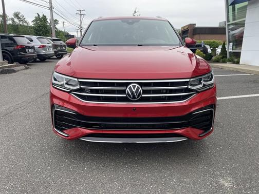 Kings Red Metallic 2024 Volkswagen Tiguan SEL R-Line