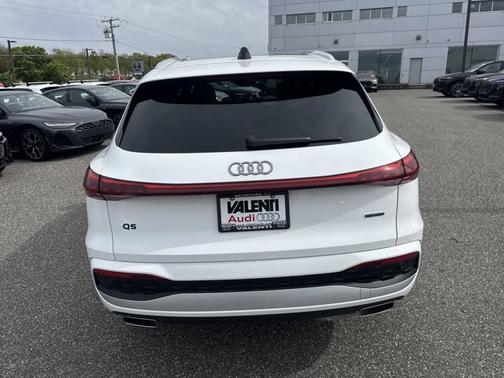 Arkona White 2026 Audi Q5 Premium