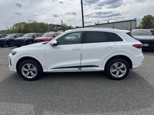 Arkona White 2026 Audi Q5 Premium