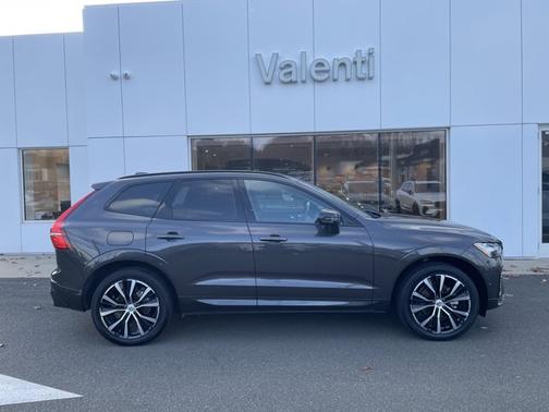 2025 Volvo XC60 Plus