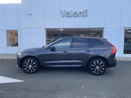 2025 Volvo XC60 Plus