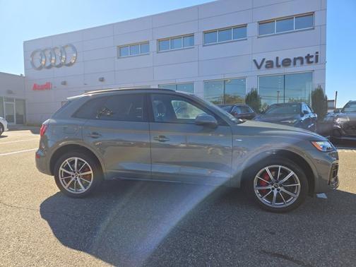 2024 Audi Q5 S line Premium Plus