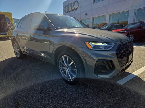 2024 Audi Q5 S line Premium Plus