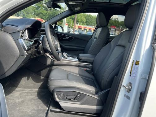 2025 Audi Q7 Premium Plus