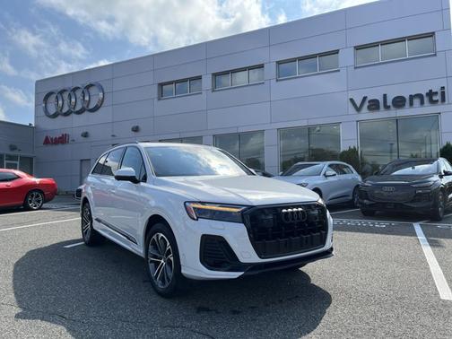 2025 Audi Q7 Premium Plus