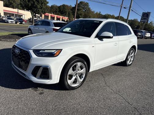 2022 Audi Q5 S line Premium Plus