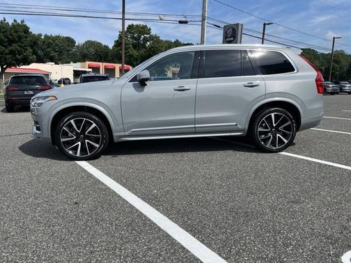 2024 Volvo XC90 Plus Bright Theme