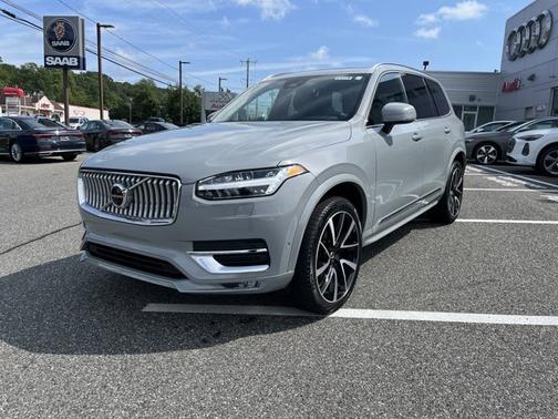2024 Volvo XC90 Plus Bright Theme
