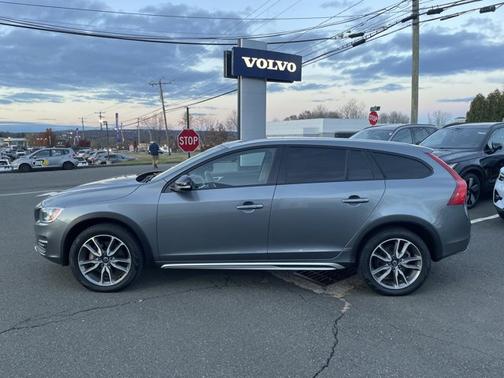 2018 Volvo V60 Cross Country T5