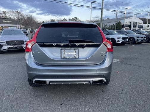 2018 Volvo V60 Cross Country T5