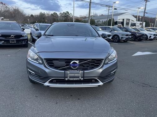 2018 Volvo V60 Cross Country T5
