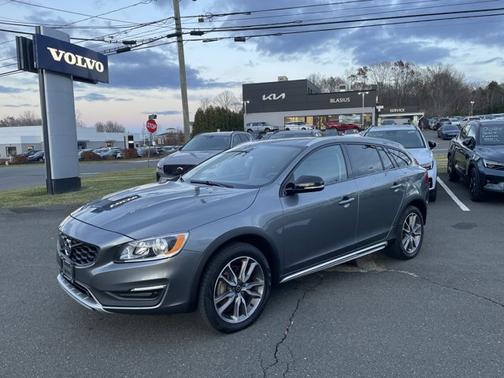 2018 Volvo V60 Cross Country T5