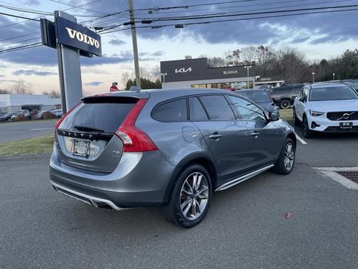 2018 Volvo V60 Cross Country T5