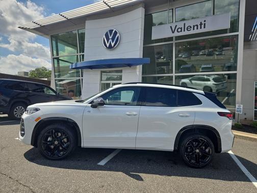2025 Volkswagen Tiguan SE R-Line Black