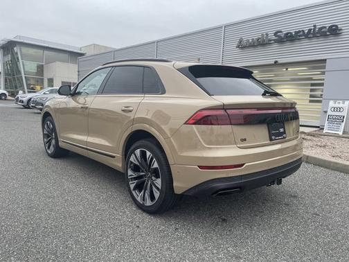 2025 Audi Q8 Premium