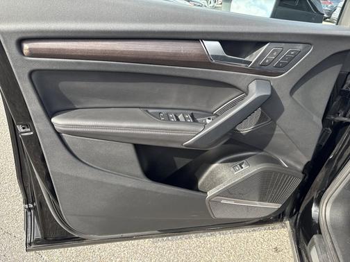 2023 Audi Q5 Premium Plus