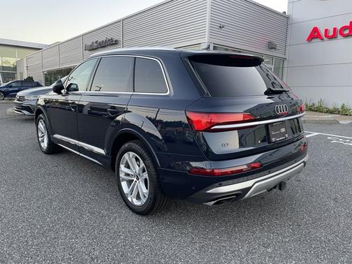 2025 Audi Q7 Premium Plus