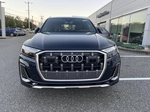 2025 Audi Q7 Premium Plus