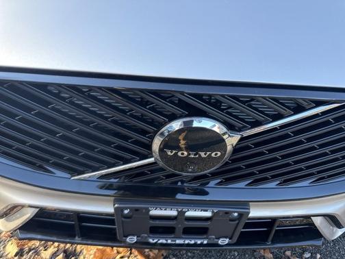 2026 Volvo XC60 Plus