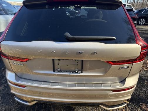 2026 Volvo XC60 Plus