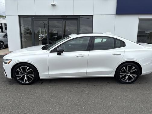 2025 Volvo S60 Core