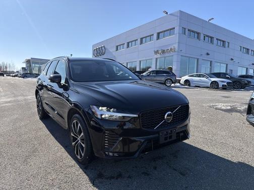 2025 Volvo XC60 Plus