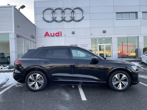 2024 Audi Q8 e-tron Premium
