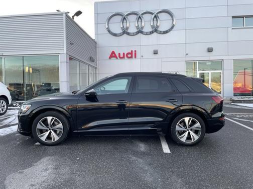 2024 Audi Q8 e-tron Premium