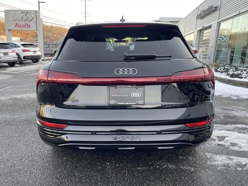 2024 Audi Q8 e-tron Premium