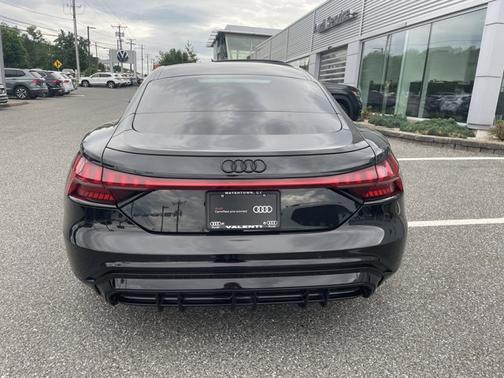 Mythos Black Metallic 2024 Audi e-tron GT Prestige