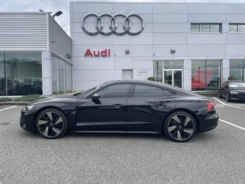 Mythos Black Metallic 2024 Audi e-tron GT Prestige