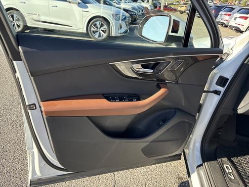 2022 Audi Q7 Premium
