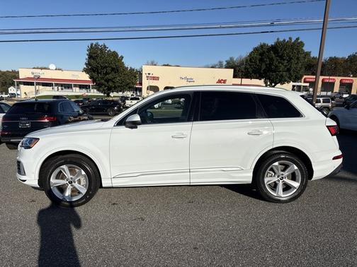 2022 Audi Q7 Premium