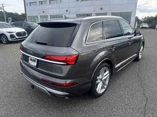 2025 Audi Q7 Premium Plus