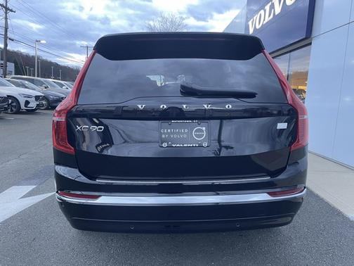 2023 Volvo XC90 Recharge Plug-In Hybrid Ultimate Bright Theme