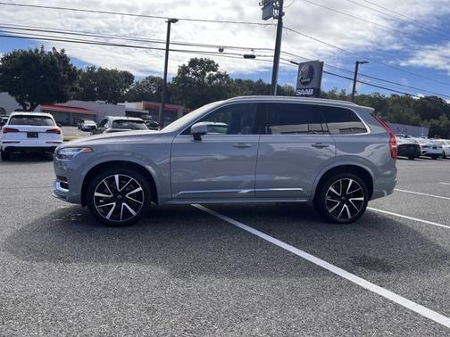 2024 Volvo XC90 Plus Bright Theme