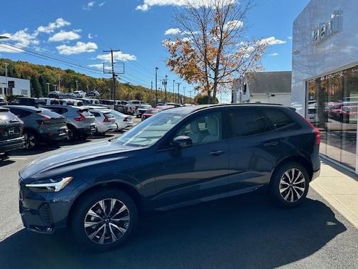 2025 Volvo XC60 Core