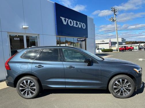 2025 Volvo XC60 Core