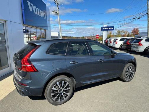 2025 Volvo XC60 Core