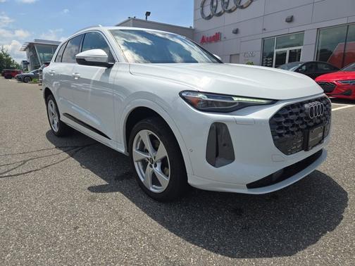 GLACIER WHITE 2025 Audi Q5 Premium Plus