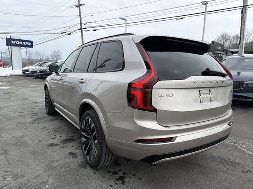 2026 Volvo XC90 Ultra Dark Theme