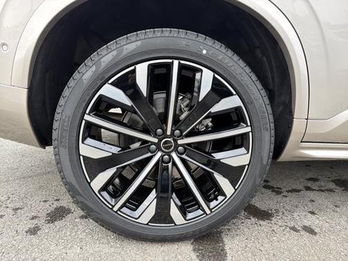 2026 Volvo XC90 Ultra Dark Theme