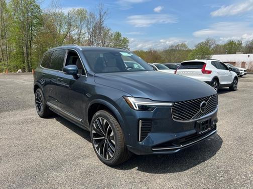 2025 Volvo XC90 Plug-In Hybrid Plus