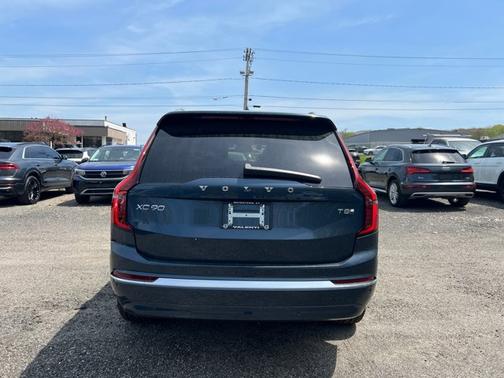 2025 Volvo XC90 Plug-In Hybrid Plus