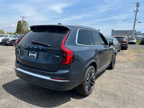 2025 Volvo XC90 Plug-In Hybrid Plus
