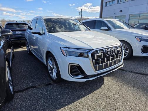 2025 Audi Q7 Premium Plus