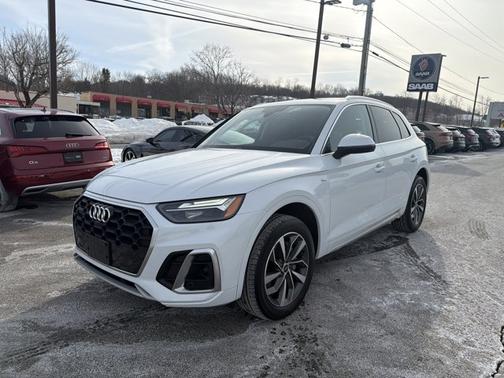 2023 Audi Q5 S line Premium Plus