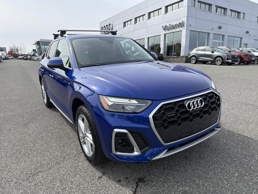 2022 Audi Q5 S line Premium Plus