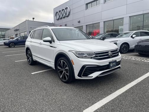 Opal White Pearl 2023 Volkswagen Tiguan SEL R-Line